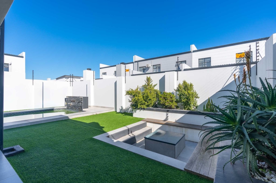 4 Bedroom Property for Sale in Sandown Western Cape